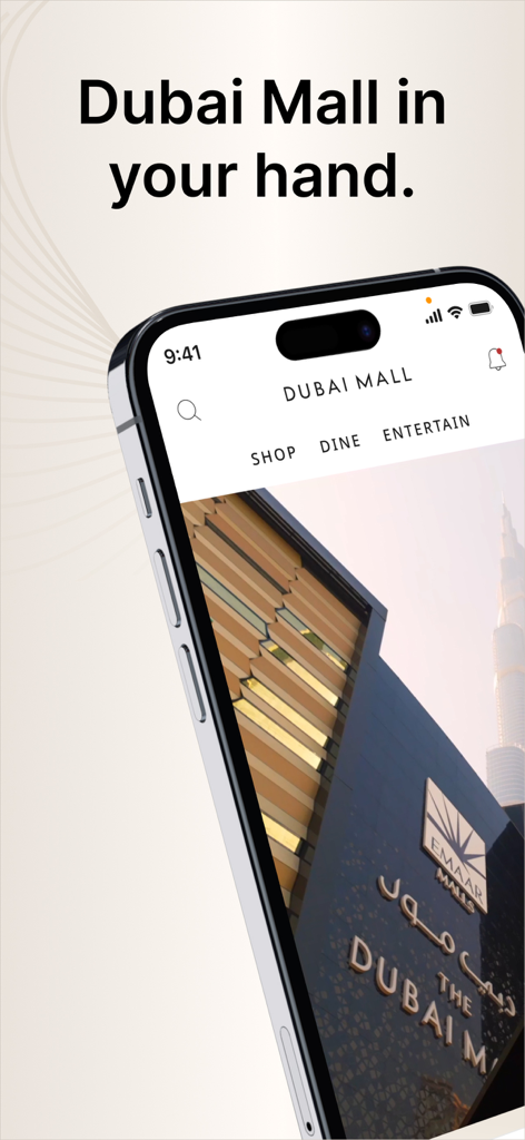 아이폰 화면에 표시되는 두바이 몰 모바일 앱 인터페이스