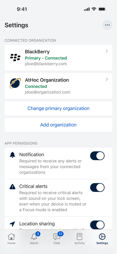 Tela de configurações do aplicativo BlackBerry AtHoc mostrando organizações conectadas e permissões do aplicativo
