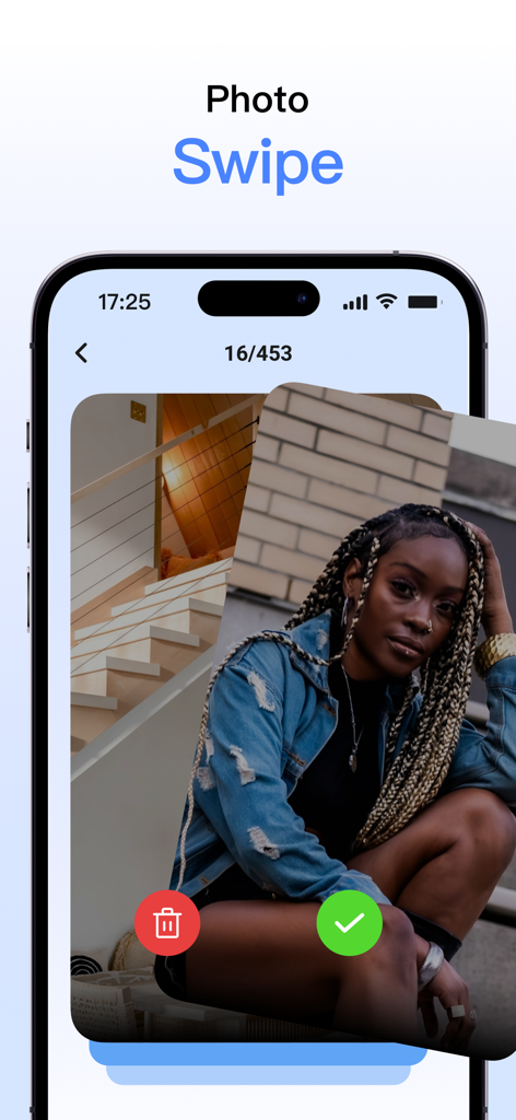 Una interfaz móvil que muestra la función de deslizar para limpiar para organizar y eliminar fotos en la aplicación Phone Cleaner