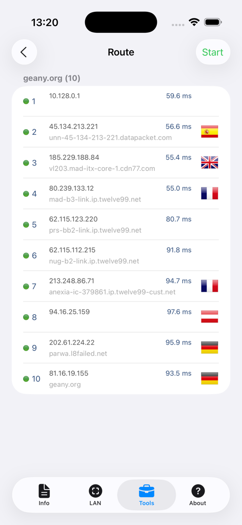 Network Analyzer: net tools - Affichage d'un tracé de route réseau indiquant les adresses IP, les noms d'hôtes et la latence pour dix sauts réseau dans l'application.