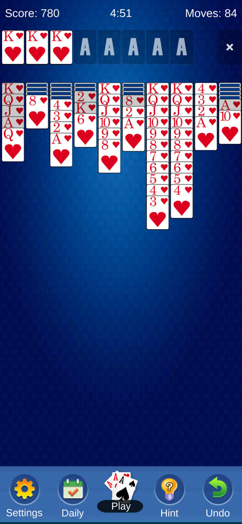 Diseño clásico de juego de cartas en la interfaz de la aplicación móvil Solitaire 2026