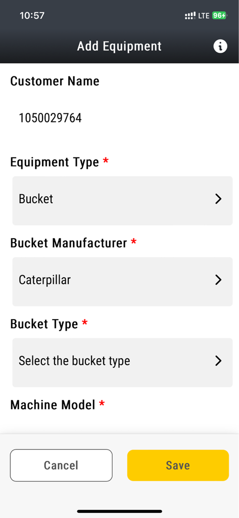Cat® Wear Management System - Écran d'ajout d'équipement dans l'application Cat Wear Management System montrant les champs pour le nom du client, le type d'équipement et le fabricant