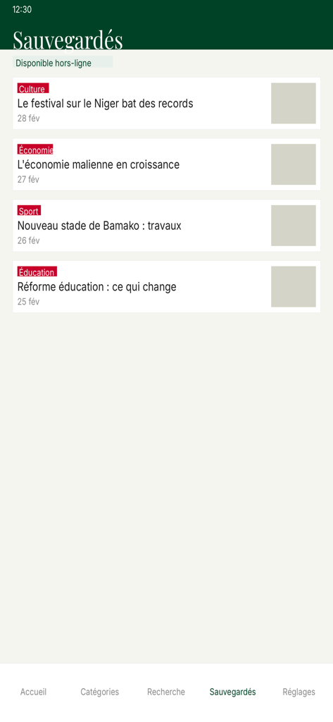 MaliActu.net - Interface of the MaliActu app showing the saved articles section with news categories like culture and economy available for offline reading