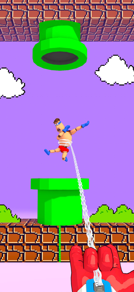 Vista en primera persona de un jugador usando una red para capturar un muñeco de héroe en un nivel pixelado.