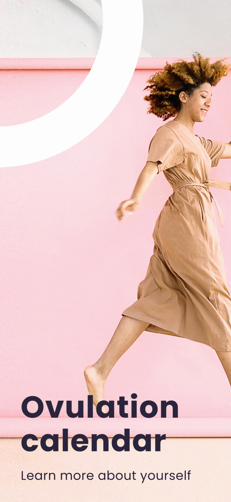 Une femme heureuse sautant devant un fond rose avec le texte Calendrier d'ovulation