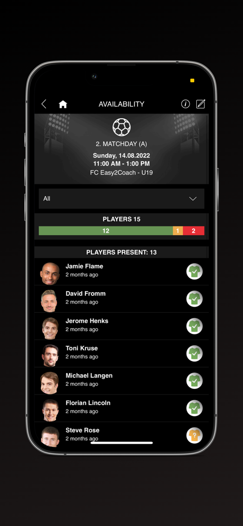 Easy2coach app interface displaying player availability and attendance for a soccer match