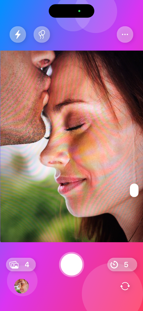 Self Timer - Tela da câmera do aplicativo Temporizador mostrando um retrato romântico de casal com configurações de temporizador e modo contínuo