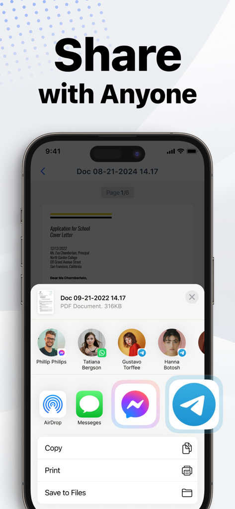 Smart Printer App: Printer - Una pantalla de iPhone que muestra la hoja para compartir para enviar documentos a través de aplicaciones de mensajería y redes sociales dentro de la Smart Printer App.