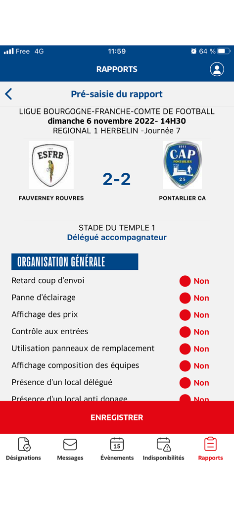 Interfaz de la app Officiels FFF que muestra un formulario de informe de partido de fútbol con un marcador de dos a dos y una lista de verificación de organización del partido