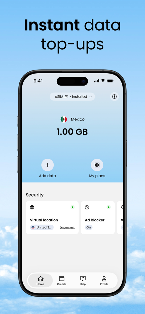 Interface de l'application Saily sur un smartphone affichant le solde de données pour le Mexique et des fonctionnalités de sécurité comme l'emplacement virtuel et le bloqueur de publicités.