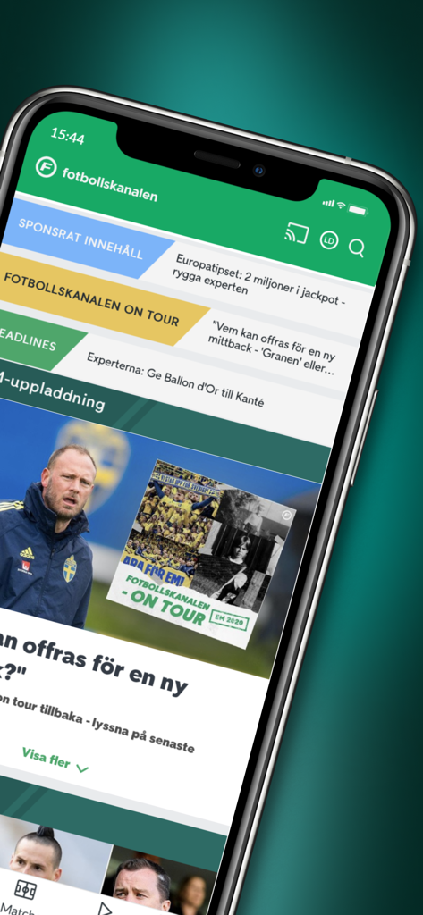 Fotbollskanalen - Pantalla de smartphone mostrando el feed de noticias de la aplicación Fotbollskanalen con titulares y artículos de fútbol