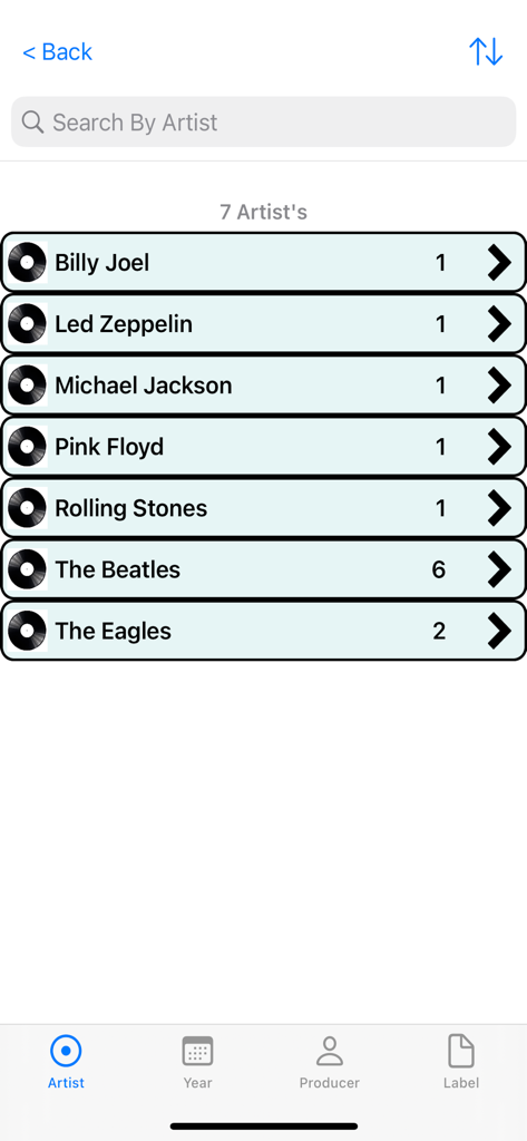 Pantalla de la aplicación móvil mostrando una lista de discos de vinilo organizados por artista con recuentos de colección.