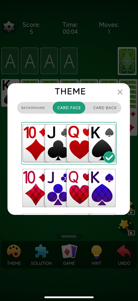 Solitaire Classic - 2026 - Opciones personalizables de caras de cartas grandes en el menú de configuración de temas de Solitaire Classic 2026 para una mejor visibilidad.