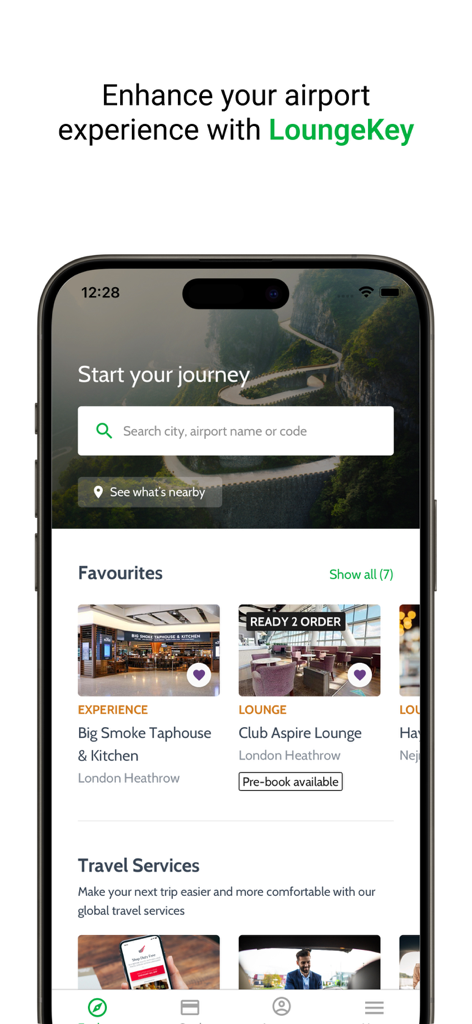 LoungeKey - LoungeKeyアプリのホーム画面。空港ラウンジ検索バーとロンドン・ヒースローでの注目の体験が表示されています。