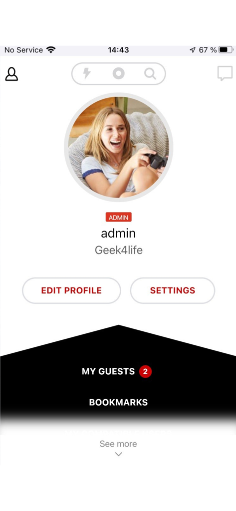 ゲーマーのプロフィール写真とメニューオプションが表示されたg33kdatingアプリのユーザープロフィールインターフェース