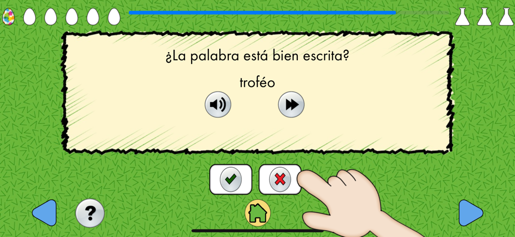 単語 'trofeo' が正しくスペルされているかを尋ねる教育用スペイン語スペルゲーム画面。