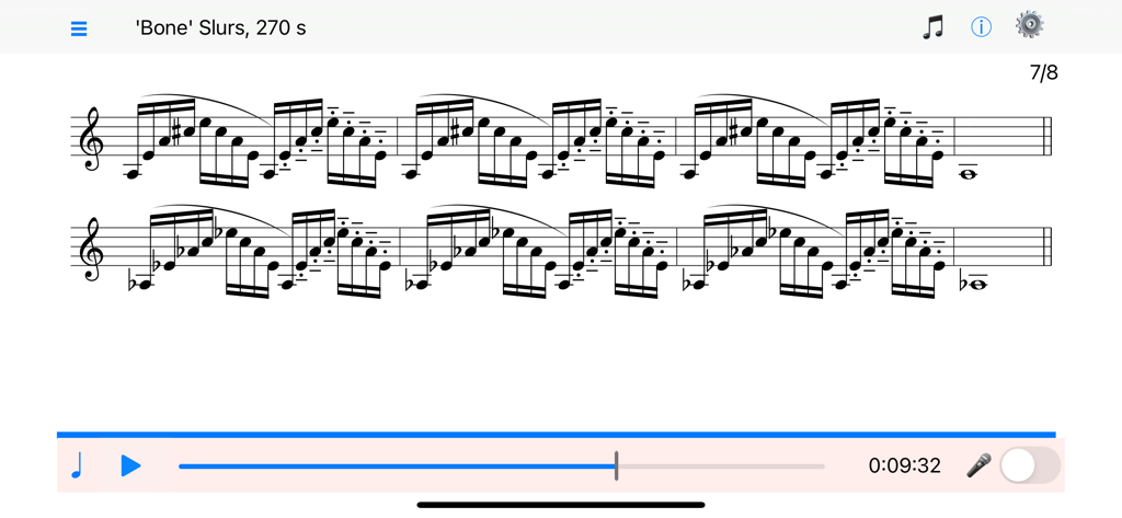 再生コントロールと楽譜が表示されたトランペットのスラー・エクササイズのインターフェース