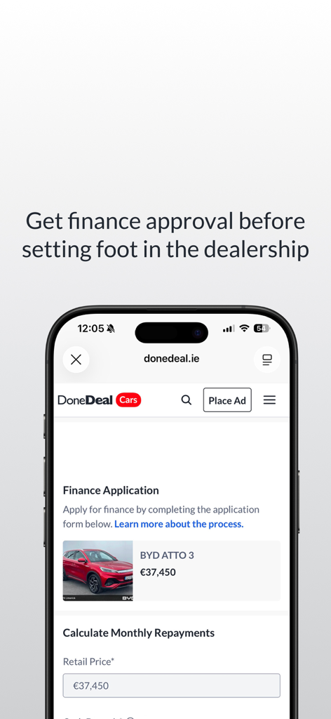 Interface de l'application mobile DoneDeal montrant une demande de financement automobile et un calculateur de remboursement mensuel.