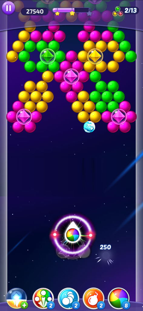 Nível colorido de atirar em bolhas com puzzles de combinação e ícones de power-up
