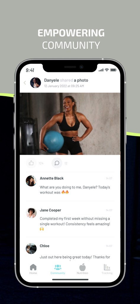 SPARC by Danyele Wilson - Una interfaz móvil de la aplicación SPARC que muestra el feed de la comunidad empoderadora con una publicación social y comentarios de usuarios.