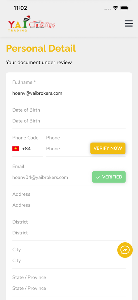 Formulario de detalles personales y pantalla de verificación de cuenta en la aplicación móvil YAI Trading Pro
