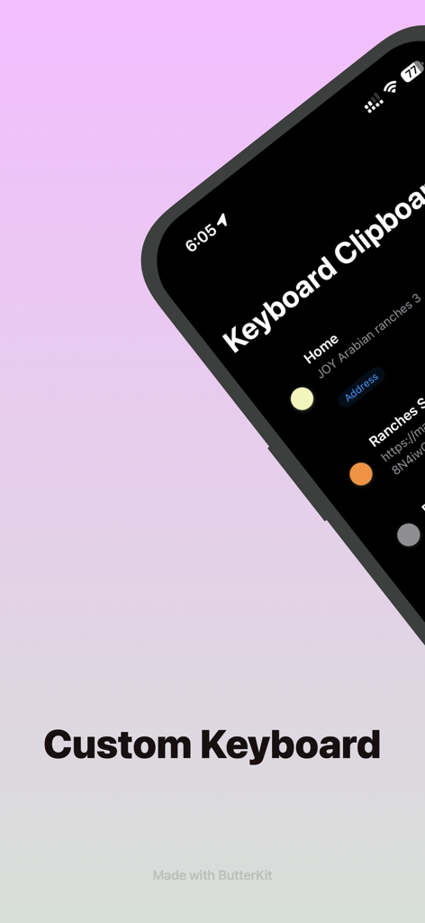 Una pantalla de smartphone que muestra la interfaz de la aplicación Keyboard Clipboard con el encabezado Teclado Personalizado sobre un fondo morado claro.