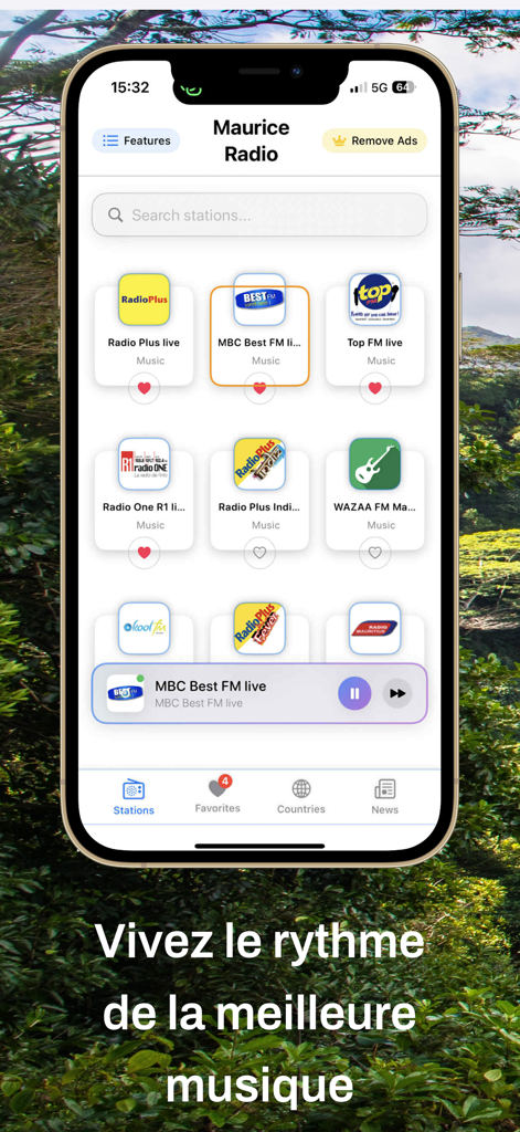Radio Moris - Mauritius live - Interface of the Radio Moris app showing a selection of Mauritian radio stations like Radio Plus and Top FM.