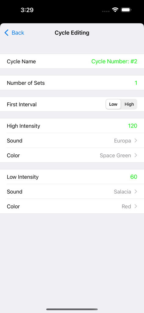 Pantalla de edición de ciclos para personalizar intervalos de entrenamiento y ajustes de intensidad