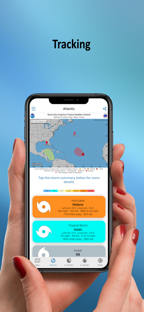 Tropical Hurricane Tracker - Pantalla de smartphone que muestra la aplicación Rastreador de Huracanes Tropicales con un mapa meteorológico del Atlántico y datos de tormentas activas.