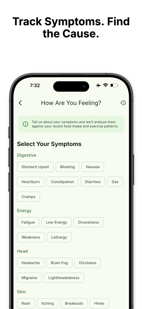 CalorieGram - Nutrition AI - Interfaz de la app CalorieGram para rastrear síntomas como hinchazón y fatiga para identificar sensibilidades alimentarias.