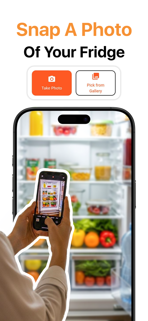 Eine Person macht mit der Kühlschrank-Scanner-App ein Foto ihres geöffneten Kühlschranks.