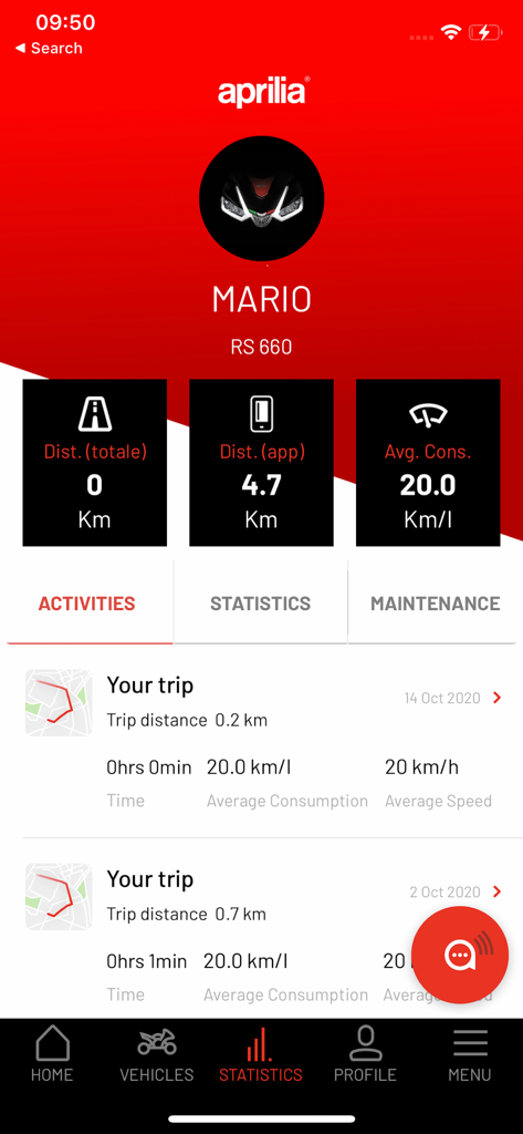 Interfaccia dell'app mobile Aprilia che visualizza la cronologia dei viaggi e le statistiche della moto.