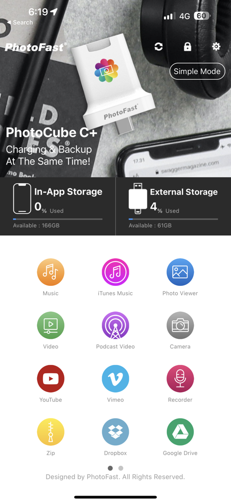 PhotoFast ONE - Panel de la aplicación PhotoFast ONE mostrando el estado del almacenamiento e iconos para la gestión de medios y servicios en la nube