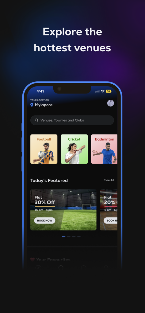 Turf Town App-Oberfläche mit Kategorien für Fußball, Cricket und Badminton und hervorgehobenen Veranstaltungsort-Rabatten