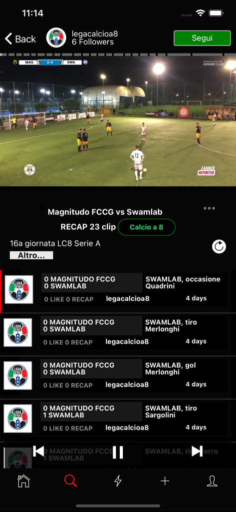 Liverecap - Captura de pantalla de la aplicación móvil Liverecap que muestra un reproductor de video de partido de fútbol con una lista secuencial de clips de los mejores momentos debajo.