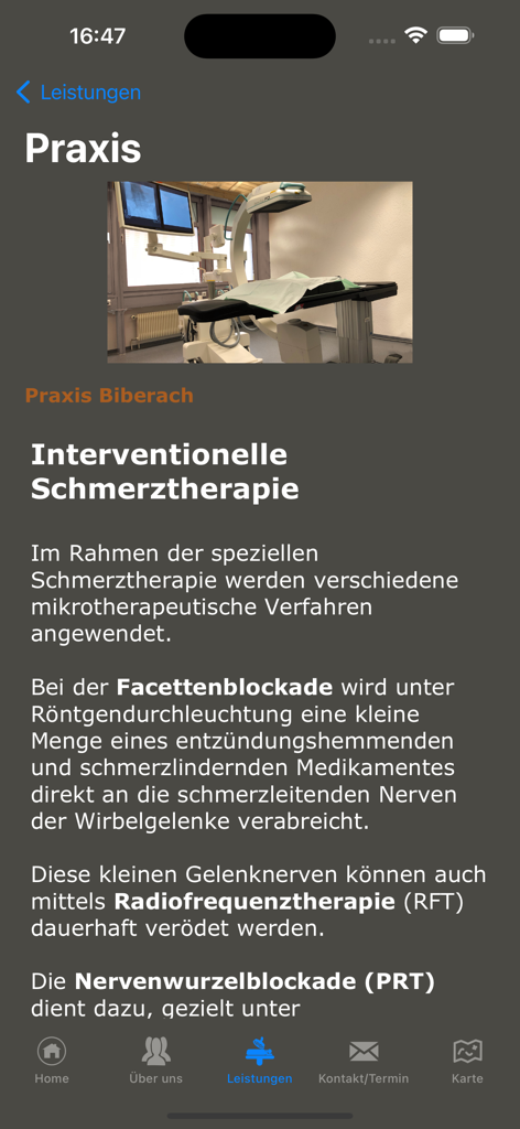 Tela do aplicativo mostrando serviços de terapia intervencionista da dor e uma sala de tratamento médico para neurocirurgia