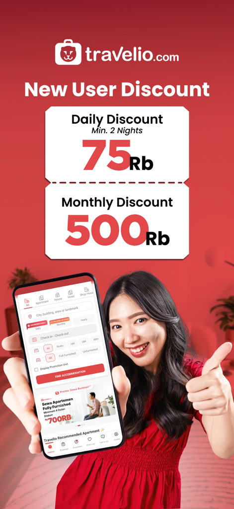 Une femme tenant un smartphone affichant l'interface de l'application Travelio avec des réductions promotionnelles pour les nouveaux utilisateurs