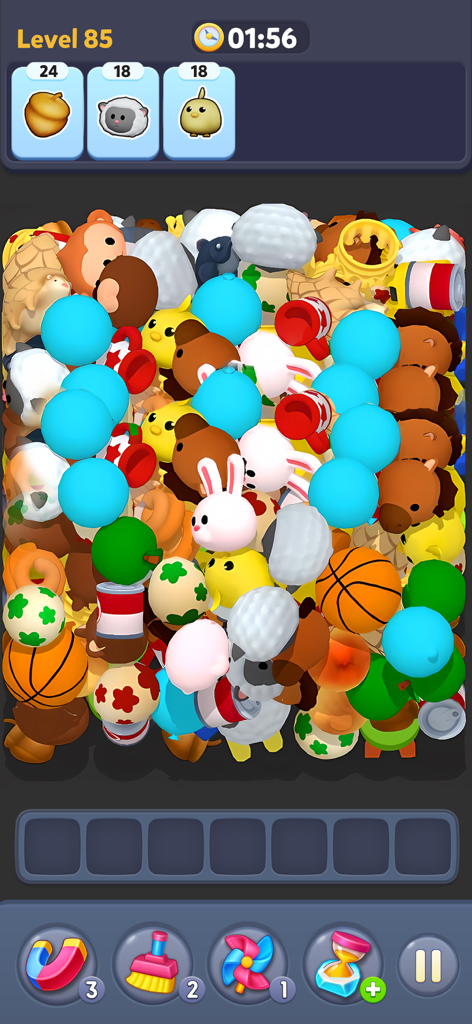 Happy Match Cafe™ - Una captura de pantalla del Nivel 85 en Happy Match Cafe mostrando una pila de objetos 3D para combinar con una lista de elementos objetivo y potenciadores de juego en la parte inferior