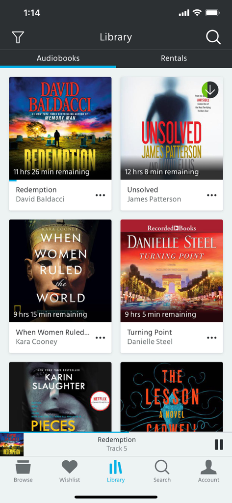 Downpour.com - Una interfaz móvil de la biblioteca de la aplicación Downpour que muestra una cuadrícula de portadas de audiolibros y el progreso de la reproducción.