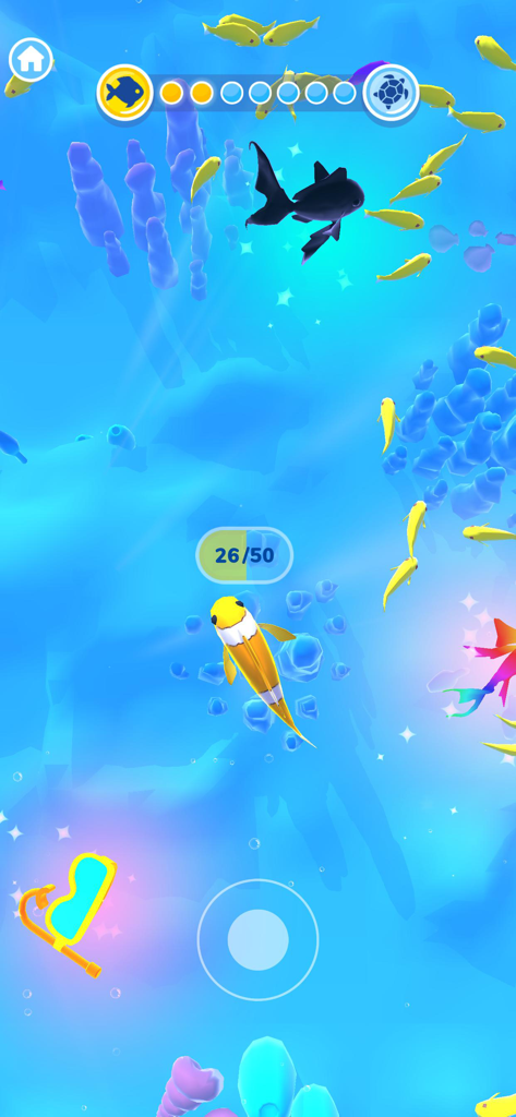 Evolution Merge - Eat and Grow - Un pez amarillo nadando en un vibrante entorno submarino en el juego Evolution Merge mostrando el progreso de la evolución