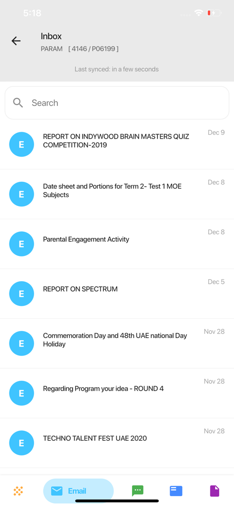 Digital Campus Parent App v3 - Digital Campus Parent Appで、学校からの通信が表示されている受信トレイインターフェース。