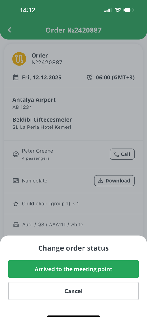 Kiwitaxi Driver - Detailed view of a Kiwitaxi transfer order screen showing passenger information, airport route, and status update buttons.