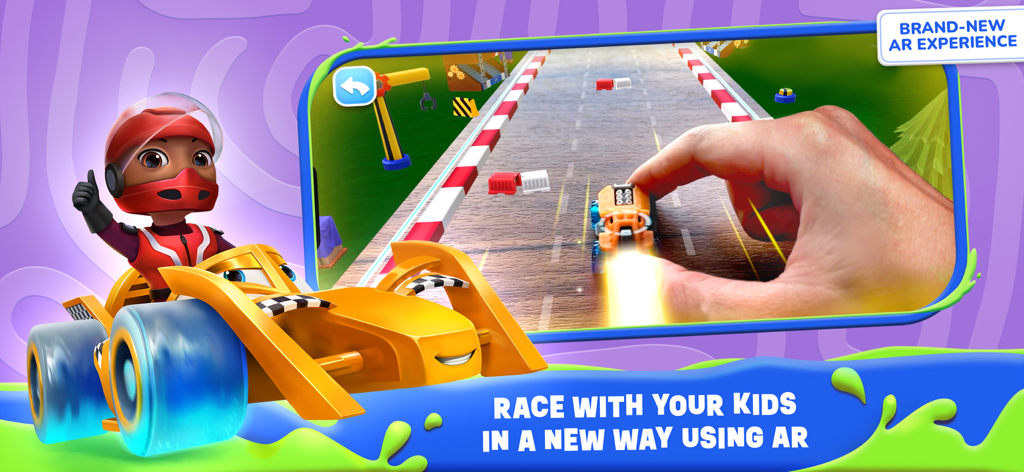 Uma criança jogando um jogo de corrida usando realidade aumentada com um carro de brinquedo físico no aplicativo Applaydu.