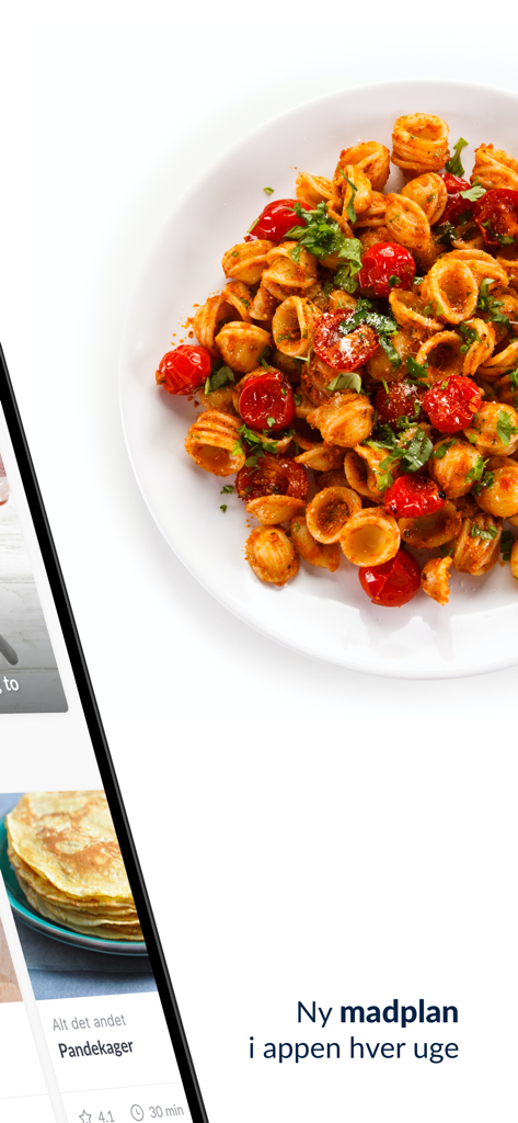 Mambeno: Madplan og opskrifter - A plate of orecchiette pasta with cherry tomatoes and herbs next to a phone screen showing the Mambeno app