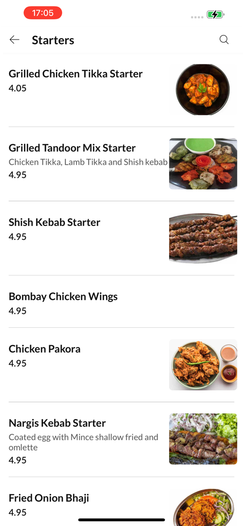 The Noodles And Burgers, - Pantalla de la aplicación móvil que muestra una lista de entrantes como Chicken Tikka y Shish Kebab con precios