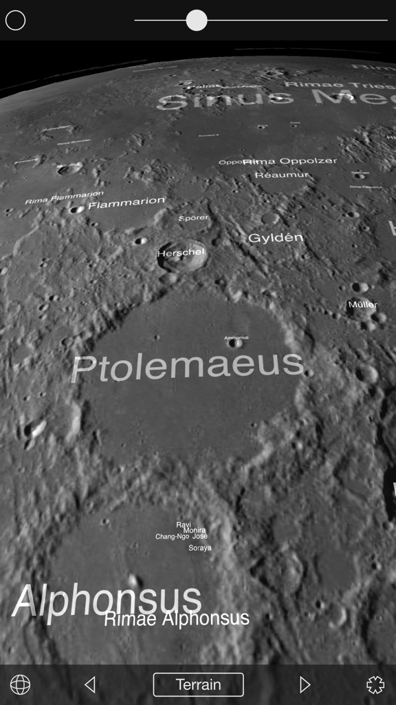Superficie lunar 3D con etiquetas de cráteres en la aplicación Moon Globe HD