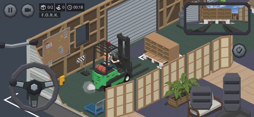 Forklift Extreme Simulator 2 - Un carrello elevatore verde viene guidato attraverso un magazzino in Forklift Extreme Simulator 2 con controlli di sterzo e pedali sullo schermo
