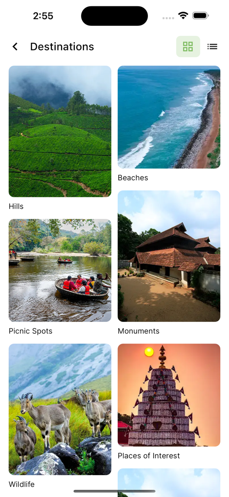 丘、ビーチ、野生生物を含むケララの旅行カテゴリを示すモバイルアプリのインターフェイス
