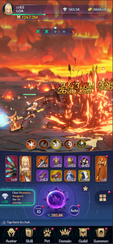 Legend of Avatar - Interfaccia di gioco di Legend of Avatar che mostra combattimenti di personaggi con effetti di fuoco e slot per equipaggiamento