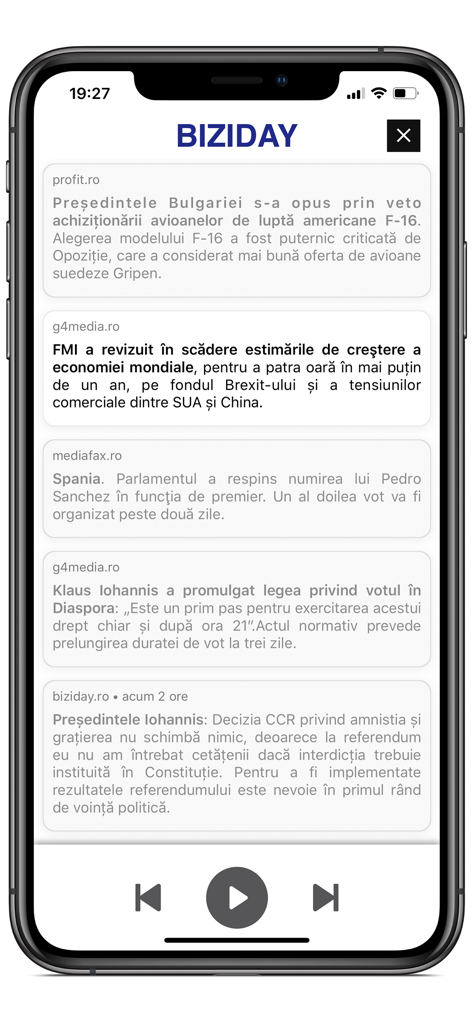Biziday mobile app interface showing a list of summarized news articles in Romanian